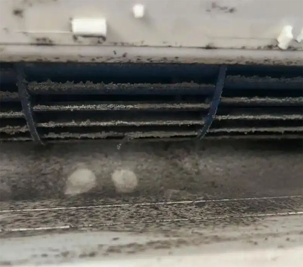 清流空调吹的风有股烧焦味是怎么回事